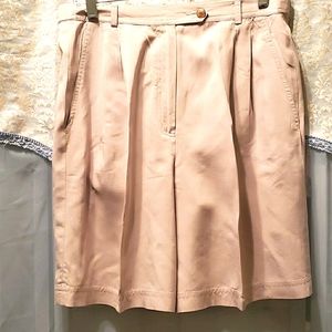 100% SILK EVELYN & ARTHUR  TAN SHORTS SZ M